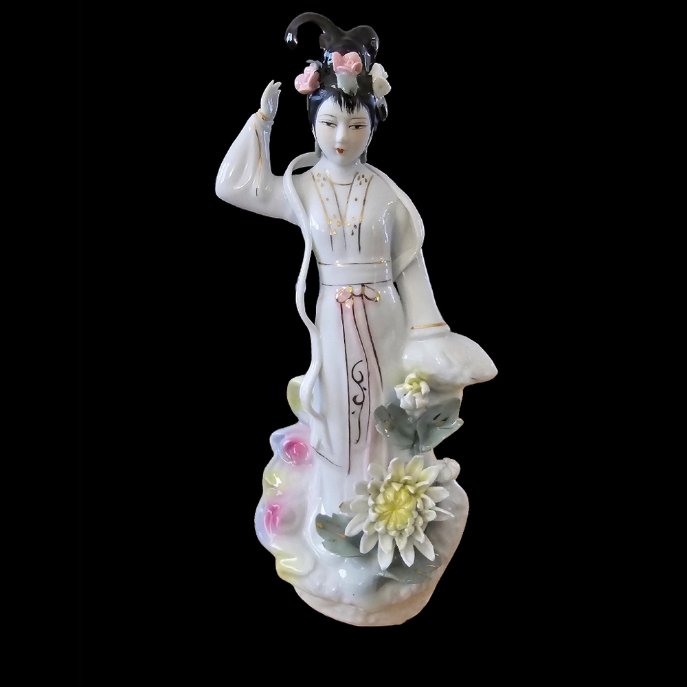 porcelain geisha